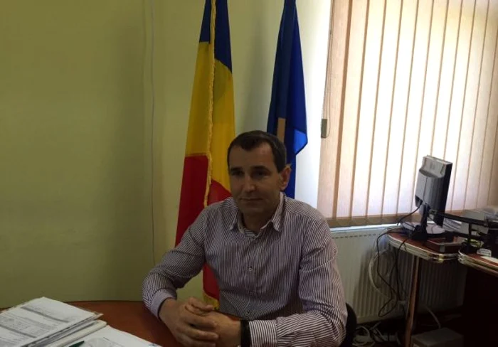 Doru Roşu a declarat că nu este normal să plătească taxele şi impozitele la două primării