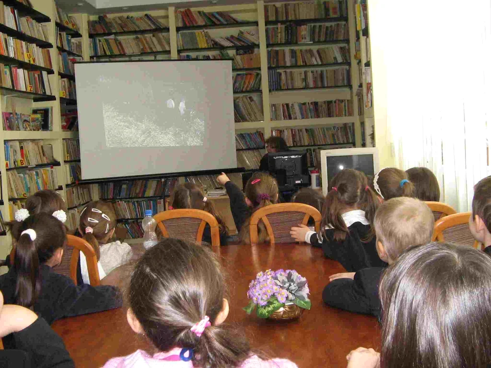 Elevii au vizionat filmul "Amintiri din copilărie"