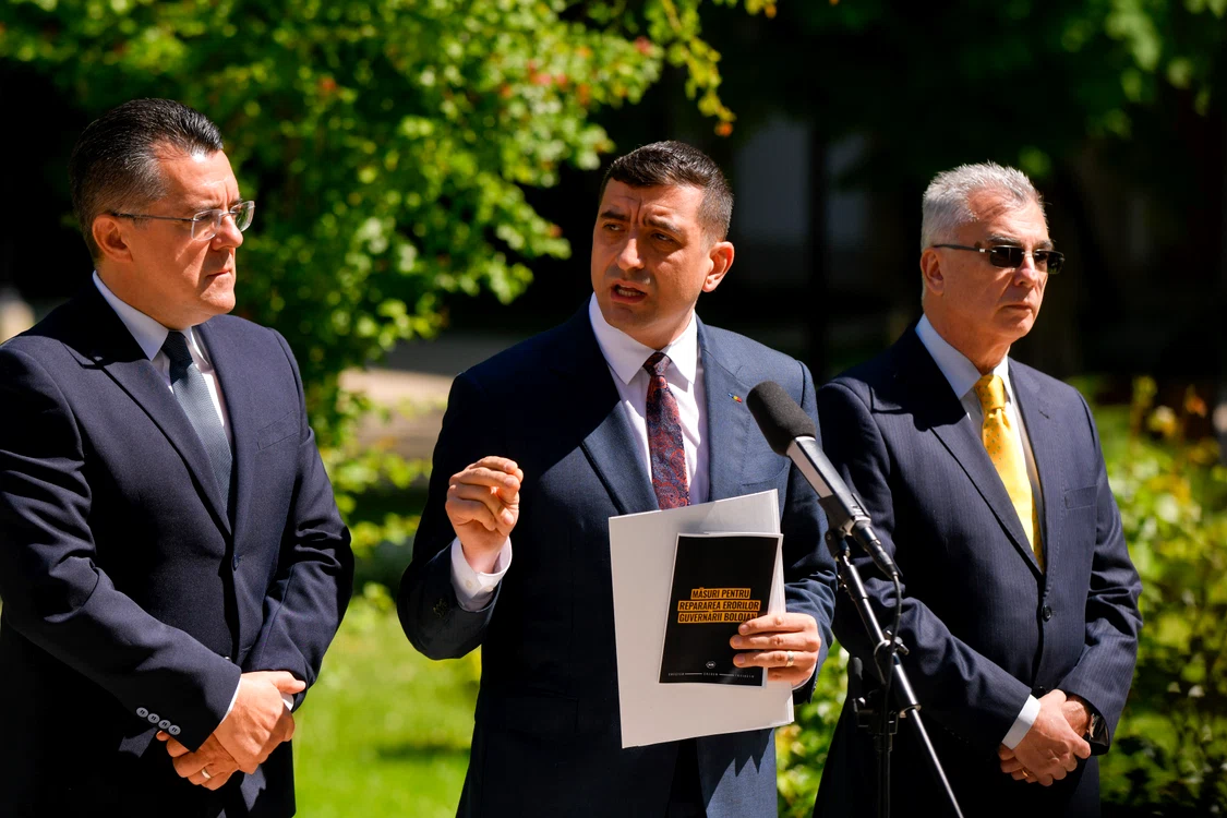 Delegația AUR, formată din George Simion, Dan Dungaciu și Petrișor Peiu, la Palatul Cotroceni