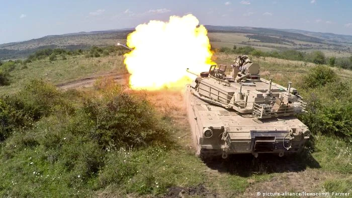 Tanc american Abrams într-un exercițiu militar lângă Cincu, în România