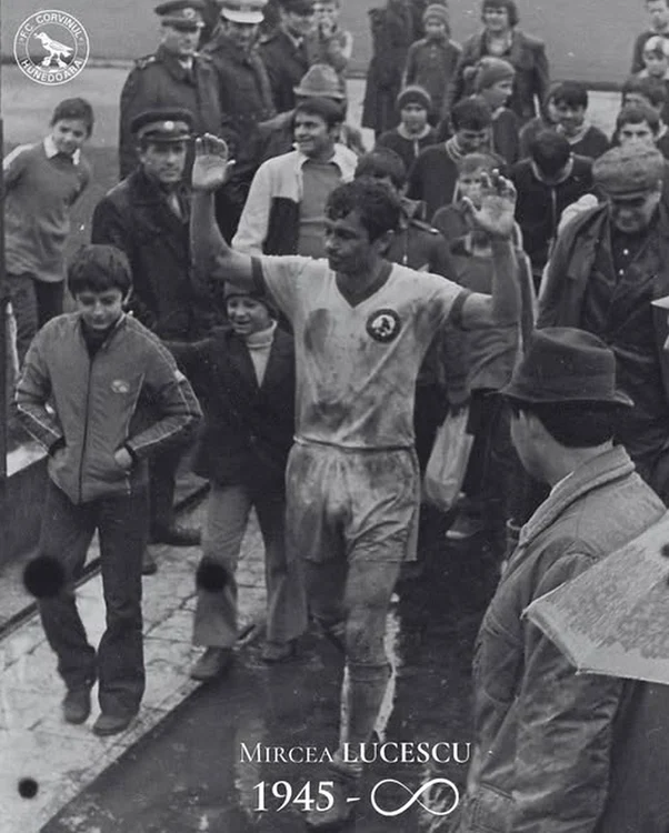 Mircea Lucescu a scris istorie la Corvinul (FOTO: Facebook/ Corvinul Hunedoara)