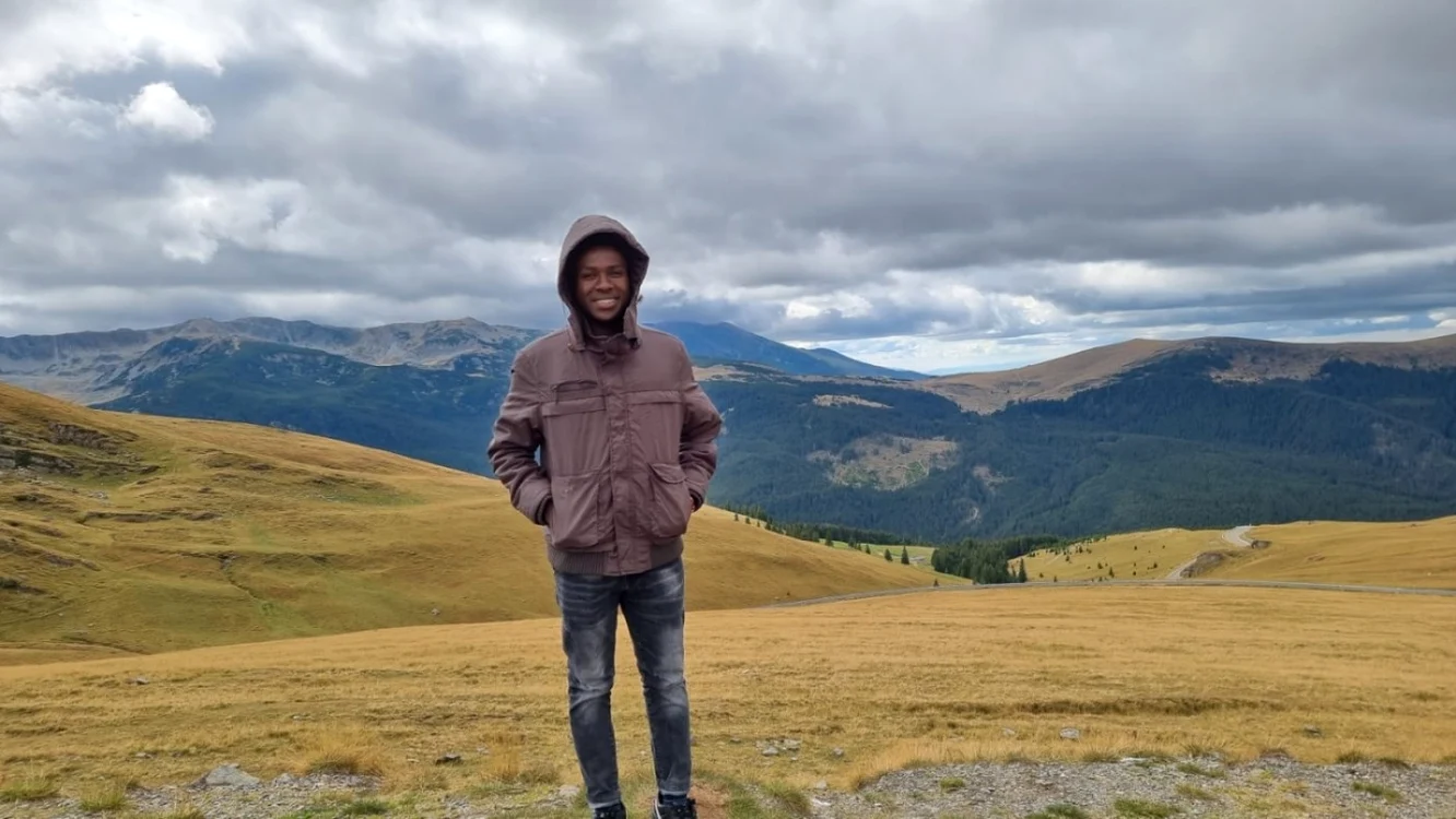 Africanul Mudi trăieşte un vis frumos în România FOTO arhiva personală