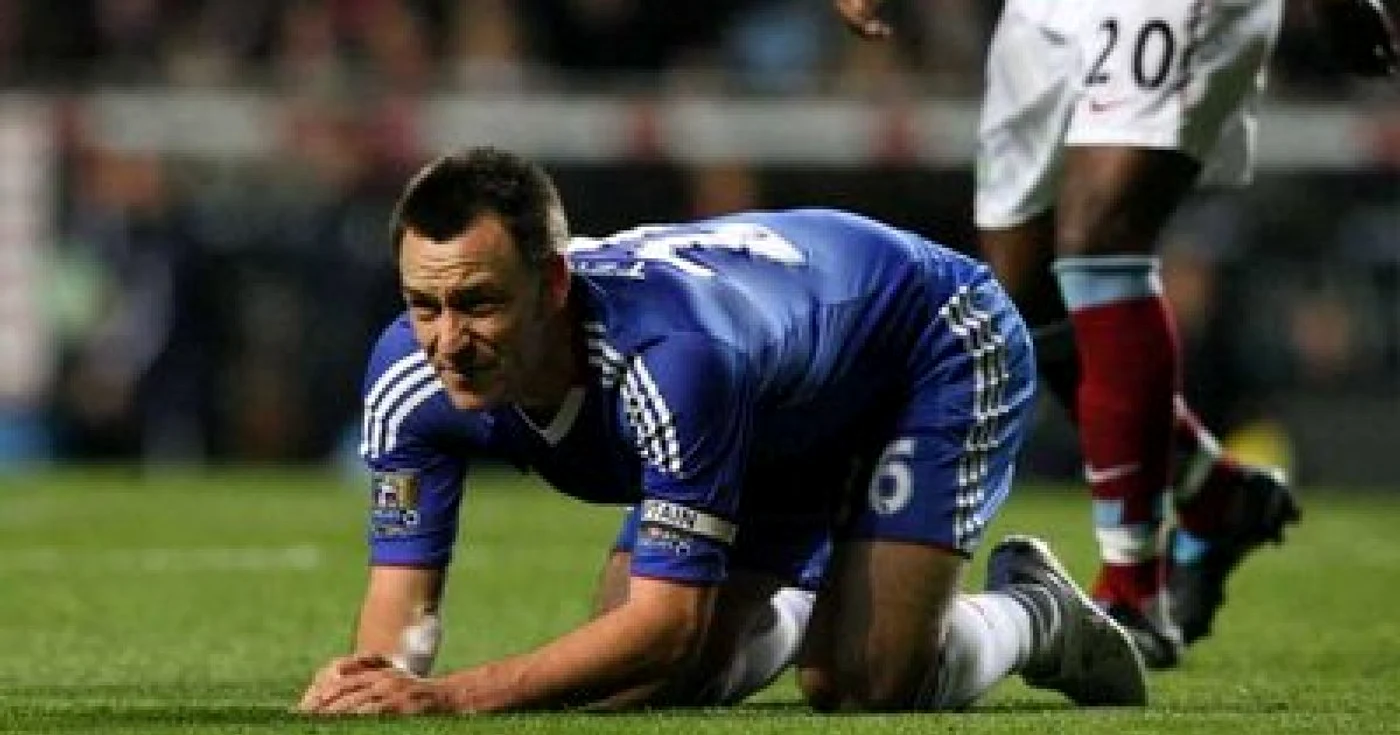 John Terry a fost dărâmat de vestea că tatăl său a fost bătut. Foto: EPA