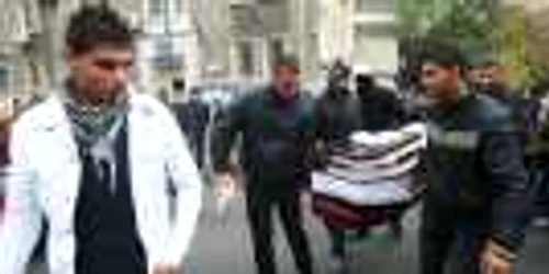 Mort dus în fața secției de poliție
