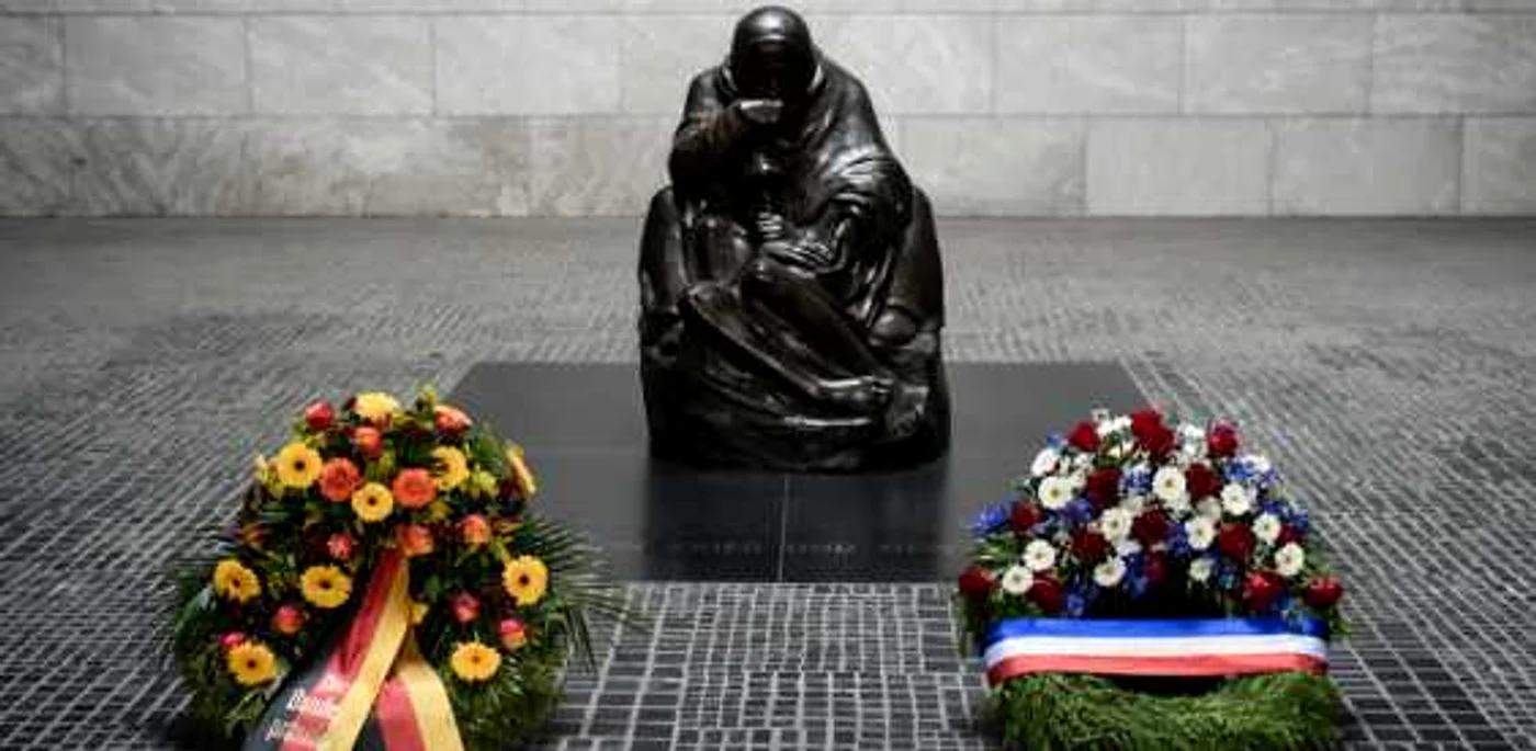 Memorialul Neue Wache FOTO EPA-EFE