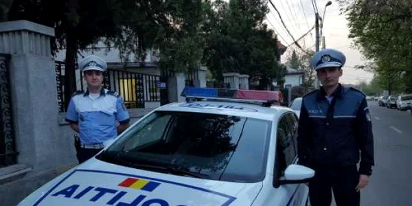 Oamenii legii au refuzat mita din partea şoferului 
