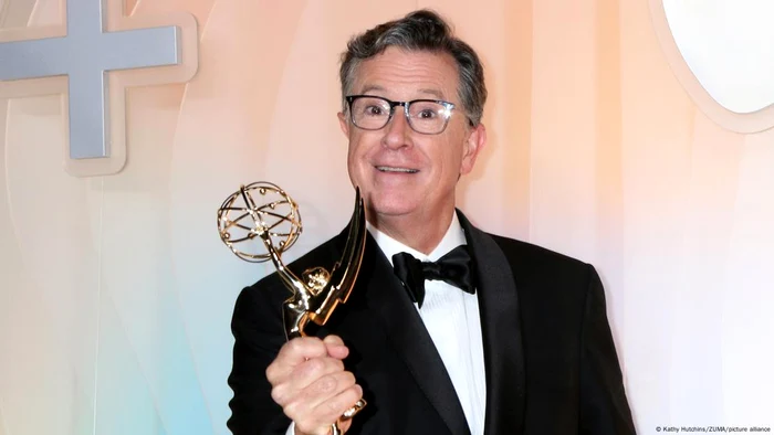 Doar cu câteva zile în urmă, Stephen Colbert a primit un premiu Emmy pentru „cel mai bun talk-show”