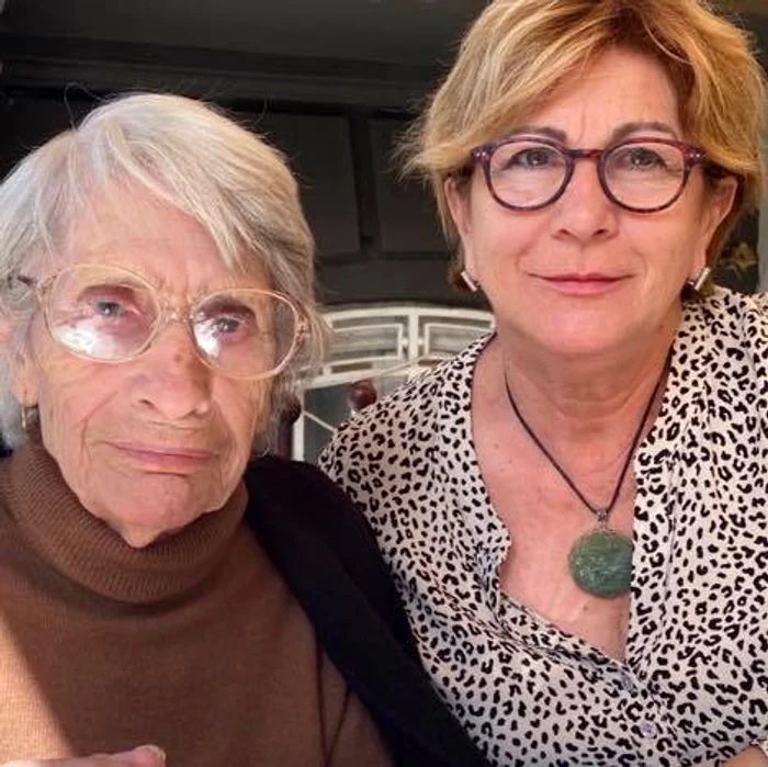 1 mama si bunica andreei berecleanu jpg jpeg