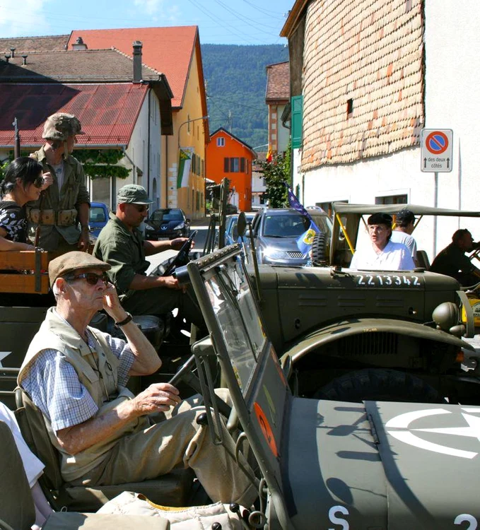 Regele Mihai a condus un Jeep din Al Doilea Razboi Mondial