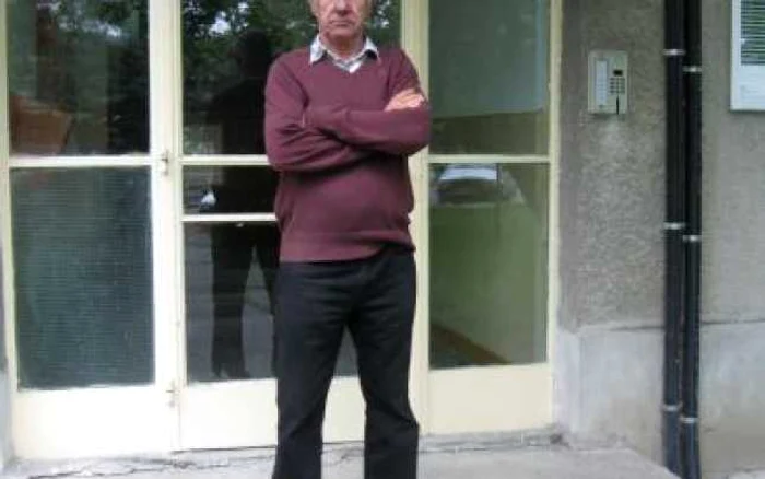 Pitesti: bebe Barbu-Intelectualul din iarbă