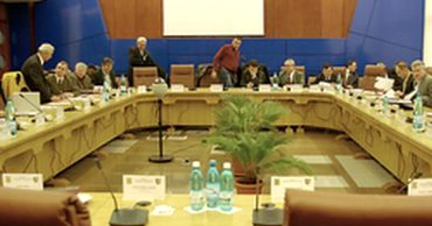 Bistriţa:Privilegii pentru angajaţii Consiliului Judeţean în vremuri de criză