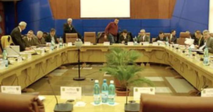 Bistriţa:Privilegii pentru angajaţii Consiliului Judeţean în vremuri de criză