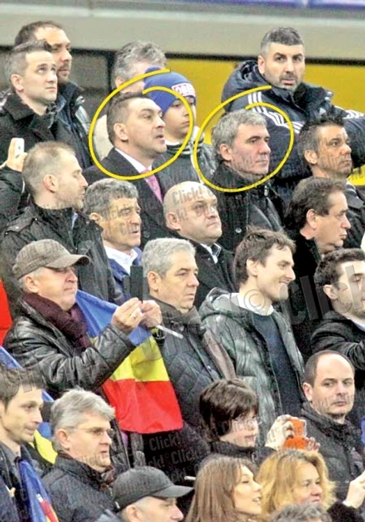 
    Hagi, Ilie Dumitrescu  şi Balint în tribune la  meciul cu Argentina (FOTOGRAFII: Brigada Diverse)  