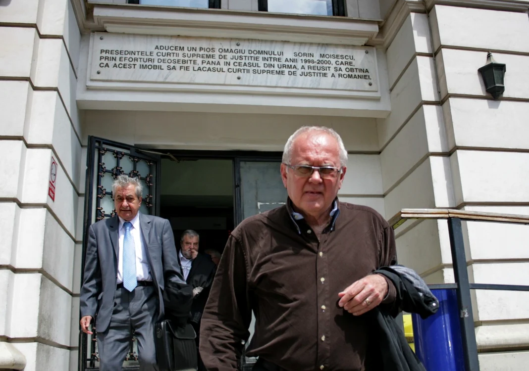 Fostul ministru al Apărării va putea cere eliberarea condiţionată peste şase luni. Foto: Mediafax