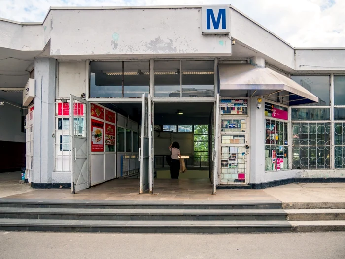 Intrarea în staţia de metrou Aurel Vlaicu FOTO: Shutterstock