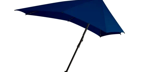Umbrela antirafală rezistă la o viteză a vântului de peste 70 km/oră