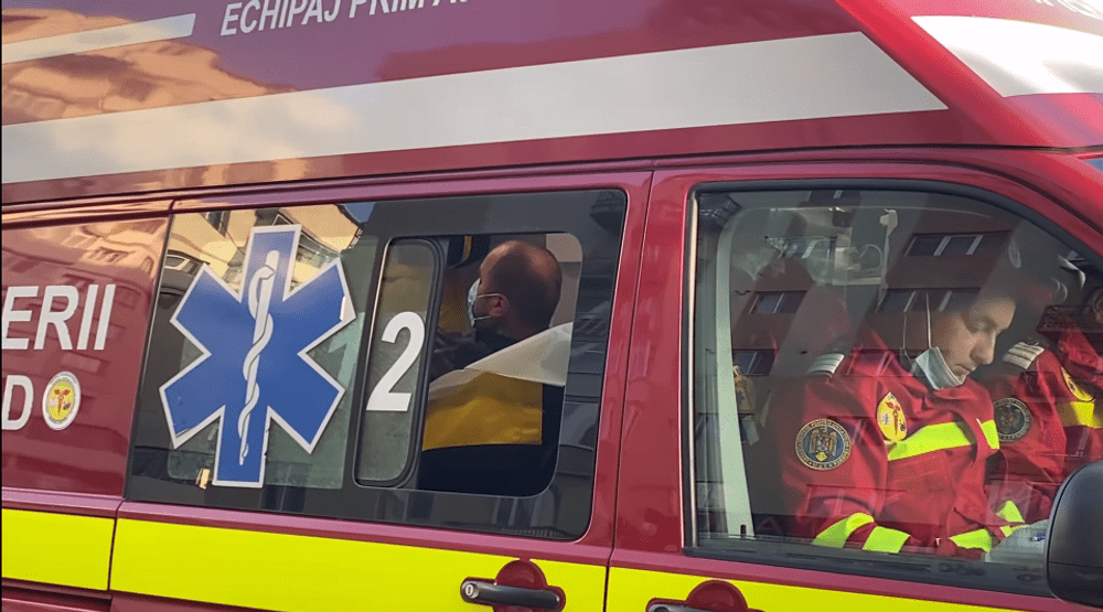 Un bărbat dependent de păcănele s-a stropit cu benzină și a amenințat că își dă foc, la Suceava