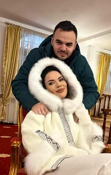 Ioana Năstase, alături de fiul său la munte. Sursă: Facebook