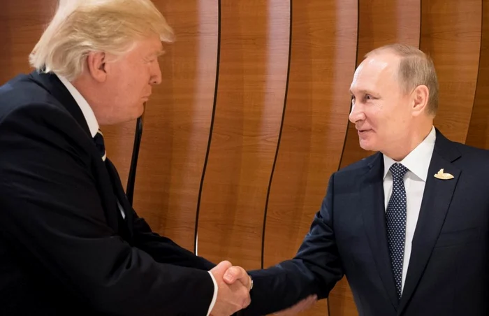 Prima strângere de mână între Trump şi Putin în calitate de preşedinţi FOTO EPA