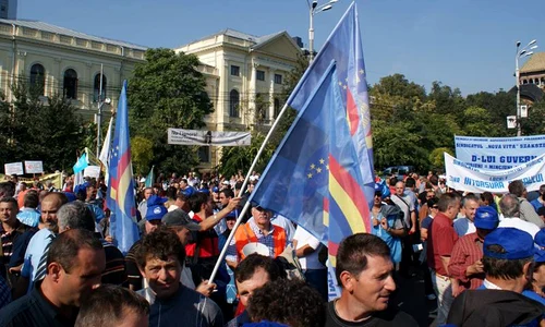 protst sindicate piata victoriei jpeg