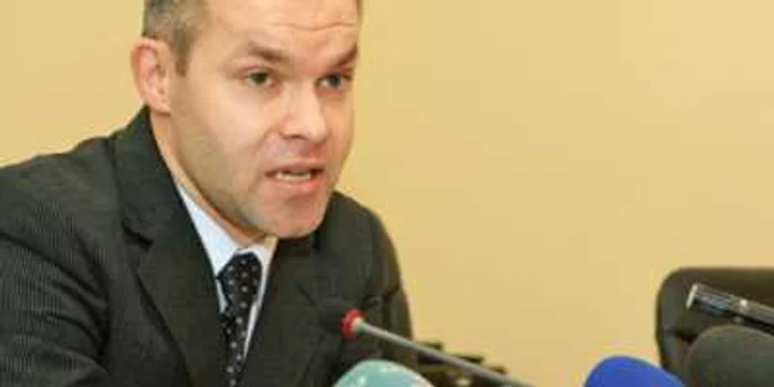Ministrul Educaţiei, Daniel Funeriu, vrea să facă reformă prin mărirea numărului de elevi la clasă