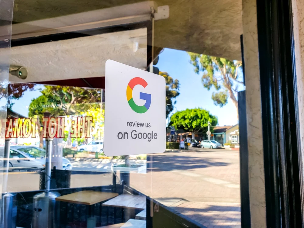 Recenzie review Google maps turism FOTO Shutterstock