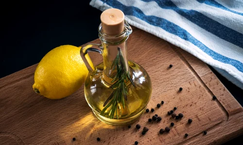 Ulei de masline si lamaie FOTO Shutterstock jpg