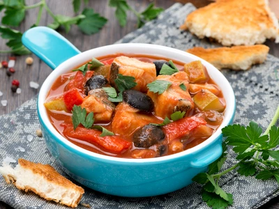 Tocanita de peste  Sursa foto shutterstock 185844671 jpg