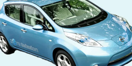 Nissan pariază pe maşina electrică