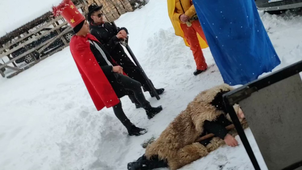 Obiceiul spectaculos de Crăciun, păstrat de sute de ani. Cum arată sceneta Irozilor din Munții Apuseni FOTO VIDEO