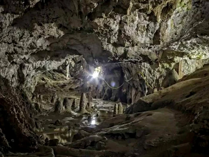 Peștera Polovragi atrage turiștii ca un magnet Foto: pesterapolovragi.ro