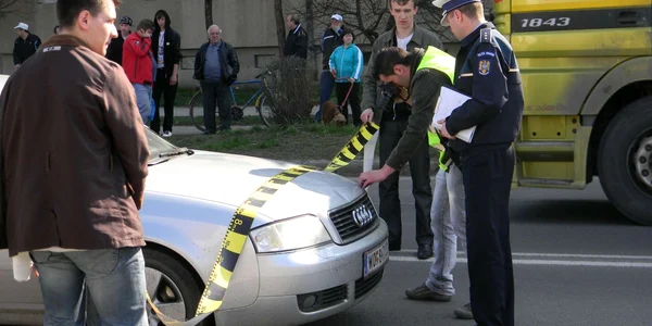 Şoferul care şi-a distrus maşina este cercetat penal/foto: arhivă