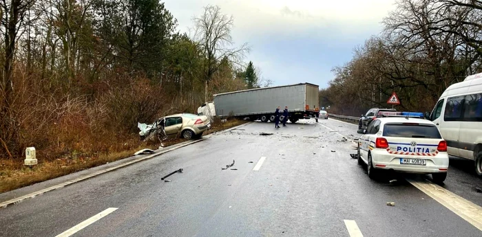 Şoferul autoturismului a murit pe loc FOTO IPJ Ialomiţa