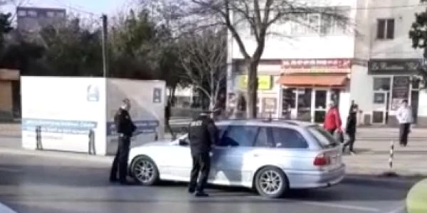 politist local lovit
