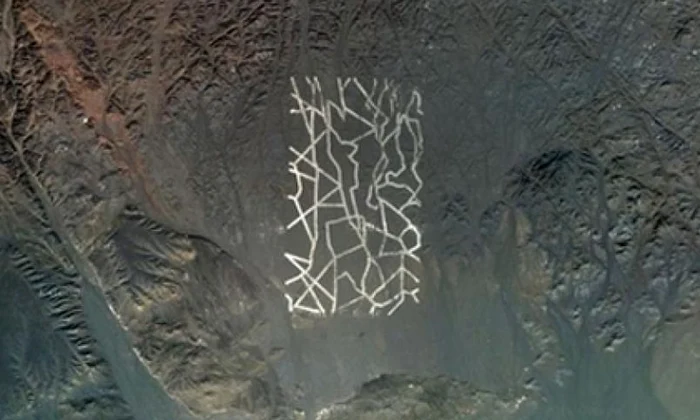 Structuri misterioase descoperite de Google Earth in China  Ce secrete ascunde desertul Gobi? jpeg