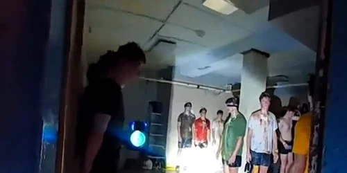 studenti ritual initiere jpeg