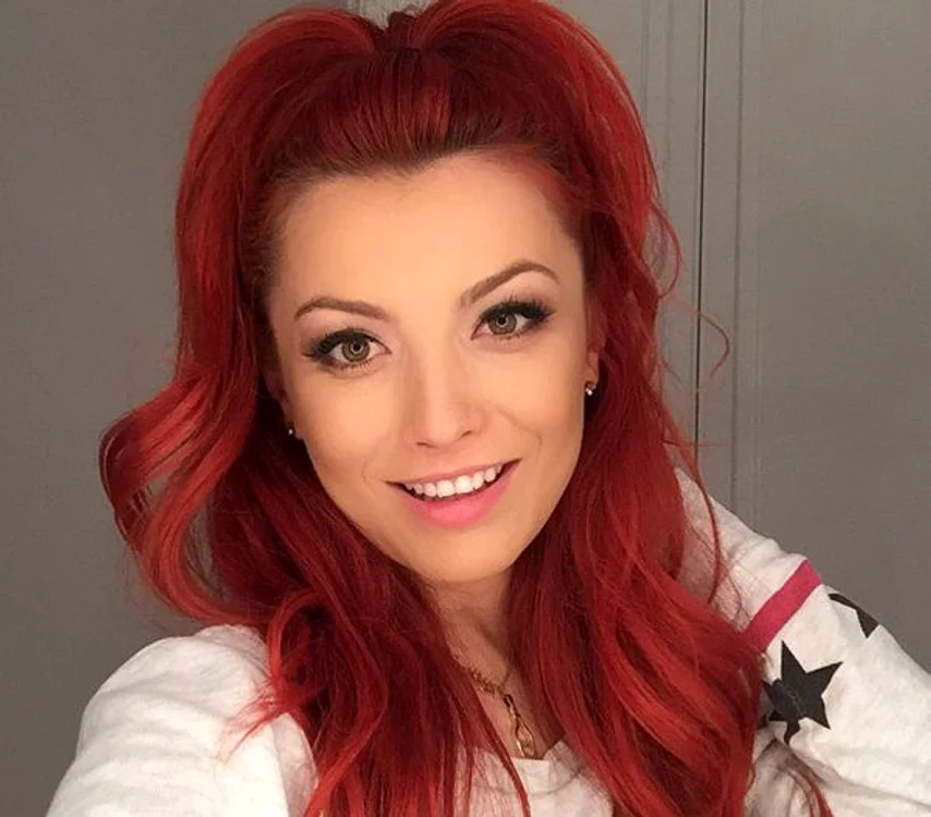 
    Elena este una dintre cele mai în vogă artiste pop de la noi din țarăFoto: arhivă personală  
