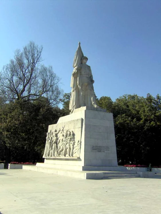 Monumentul din Parcul Scudier FOTO Ștefan Both