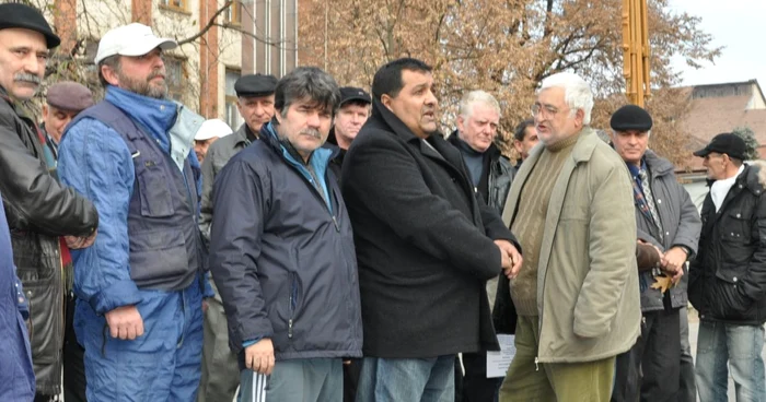 Revoluționarii sunt nemulțumiți că li se taie indemnizația