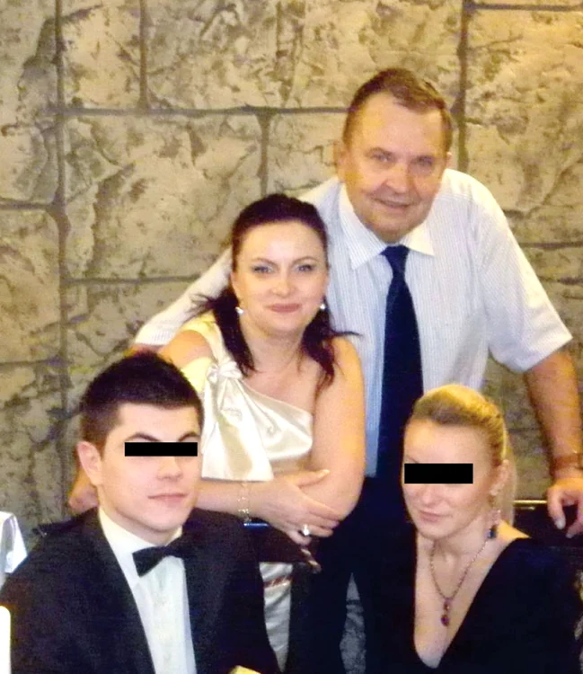 Dan Marin şi actuala soţie, Renata Puşcaşu, alături de Ionuţ, băiatul lui, şi de Gabriela, fiica ei