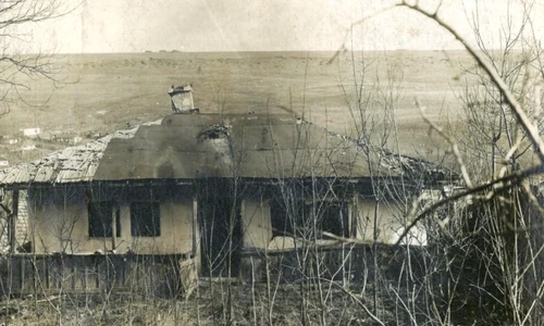  Bojdeuca lui Creanga inainte de restaurare 1914- Foto Muzeul National al Literaturii Romane Iasi (Colectia Octav Minar)