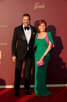 Sarah Ferguson cu gazda Milutin Gatsby la Cannes. FOTO: Getty Images