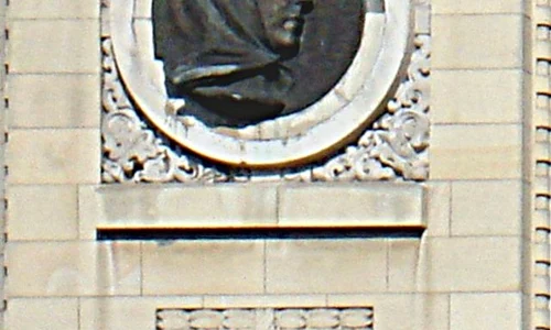 arcul de triumf   medalion regina maria jpeg