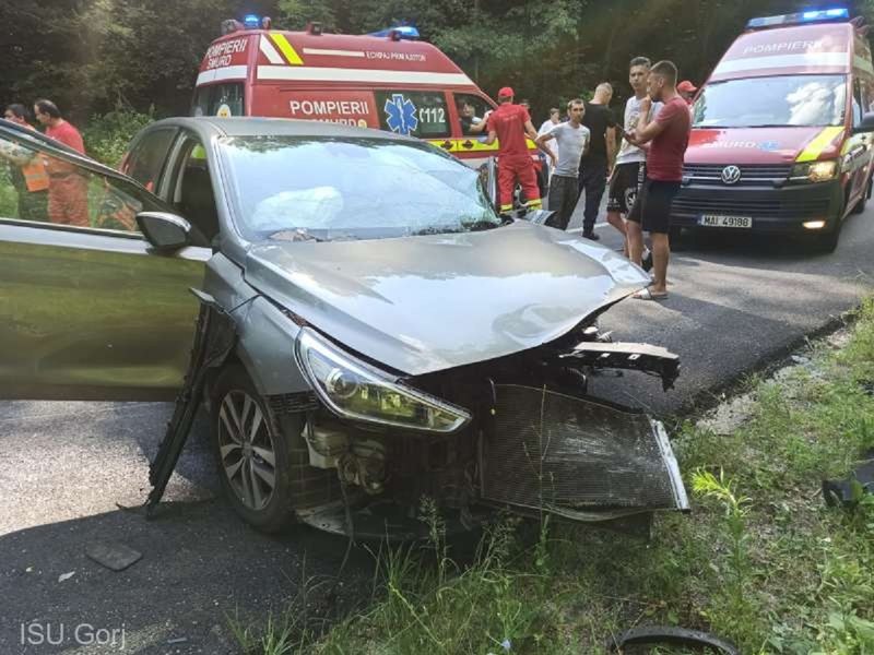 Grav accident de circulație în Gorj: cinci persoane, printre care un copil de șapte luni, au fost rănite