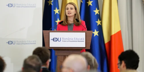 Ligia Deca  INQUAM Photos George Calin jpg