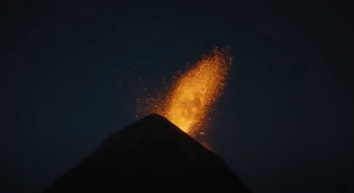 Erupție Ibu. FOTO captură video YouTube GeologyHub