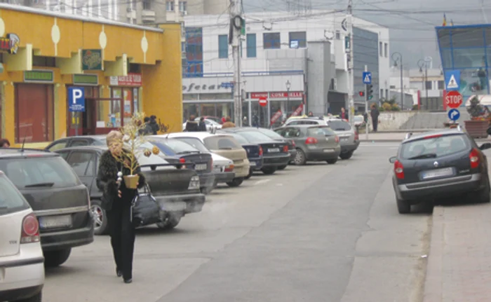Cum parcările din Centru sunt mai tot timpul pline, unii nemţeni nici nu-şi mai iau maşina când merg la cumpărături