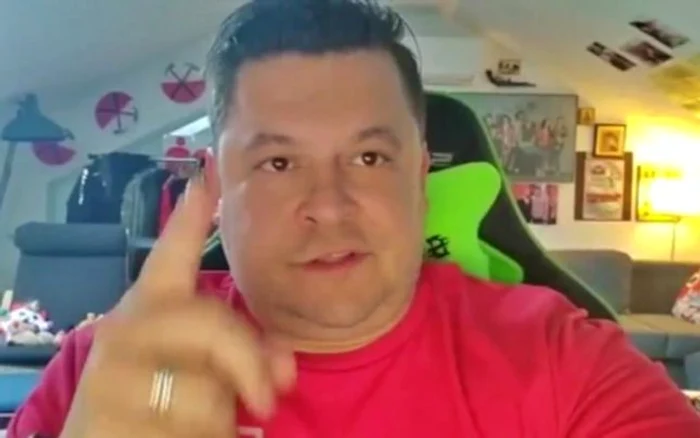 Mihai Bobonete le-a transmis un mesaj elevilor FOTO edu.ro/Captură video