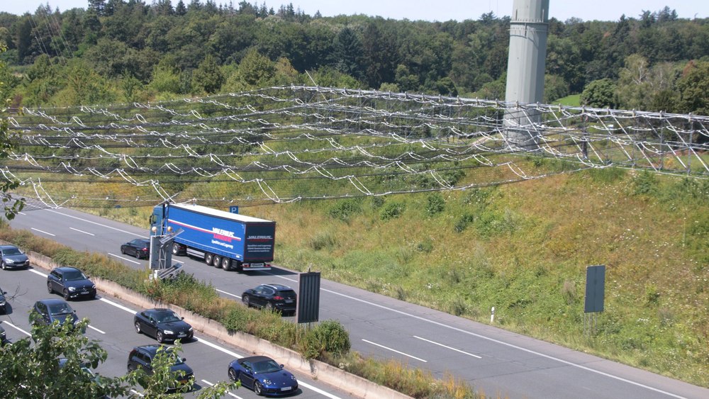 Numeroase accidente provocate de Smart Summon: 2,6 milioane de Tesla sunt investigate 