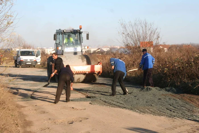 Guvernul a alocat 360 de milioane de lei către construcţia şi reparaţia de drumuri